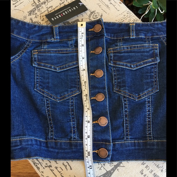 FashionNovaCloserOffShoulderWovenDenimTop😍 - Picture 7 of 8